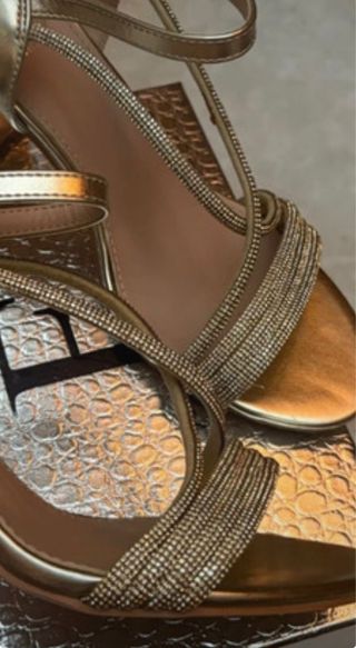 Sandali oro tacco largo con strass