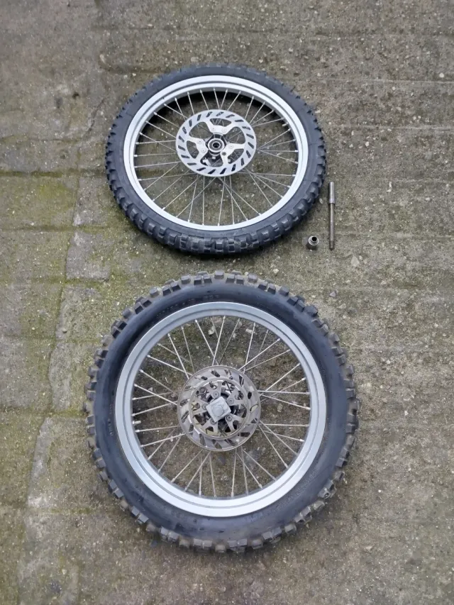 2 Ruedas Beta RR, Senda, Rieju