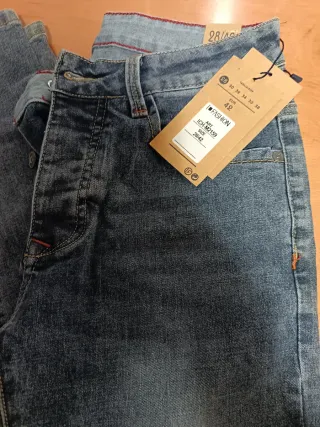 Pantalón pitillo chico talla 42