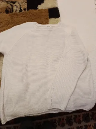 Jersey Zara Blanco. Es talla 13,14, equivale a S