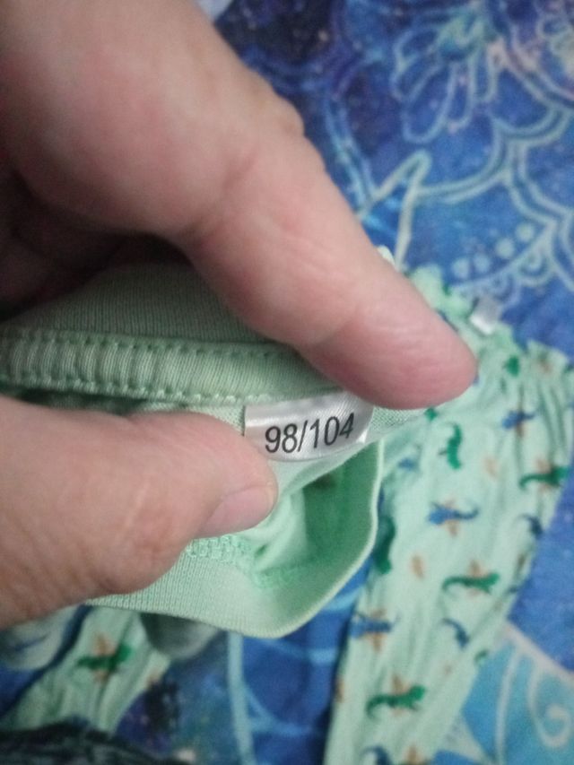 Pijama niño dinosaurios verde