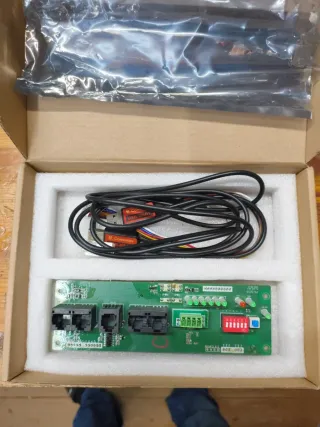 Placa interfaz DALY WNT con cables USB