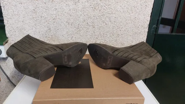 Botín tacón verde oliva Mustang talla 40