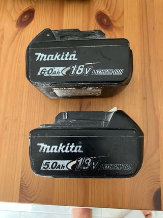 Taladro percutor atornillador baterias y cargador.