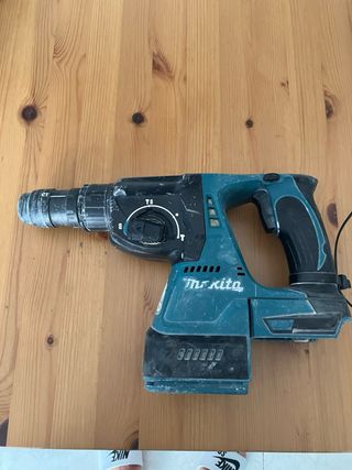 Taladro percutor atornillador baterias y cargador.