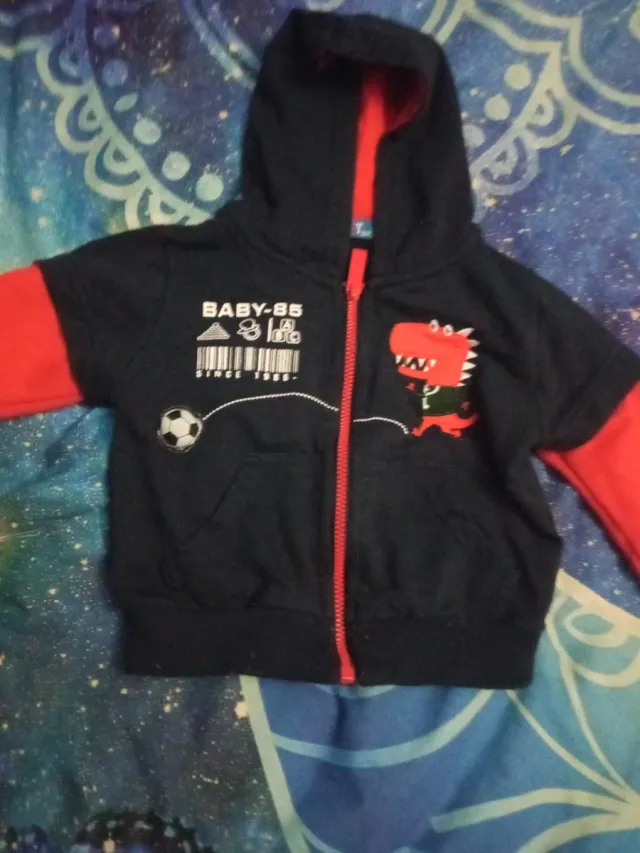 Chaqueta bebé negra y roja