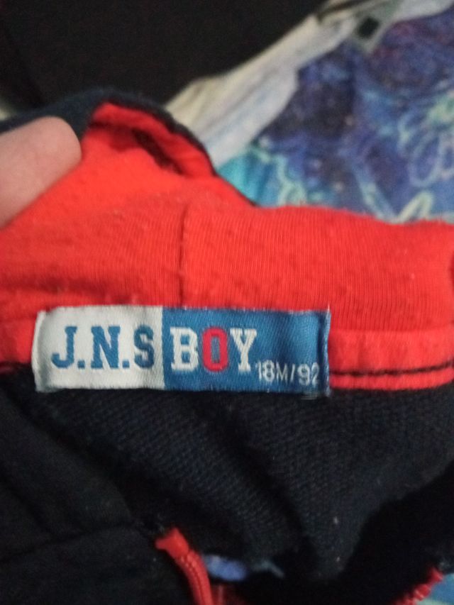 Chaqueta bebé negra y roja