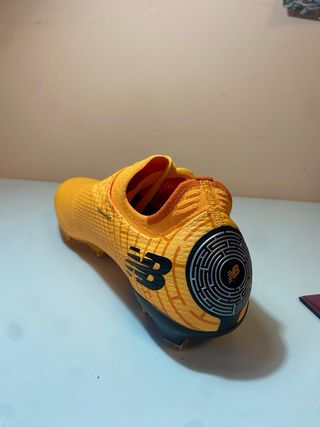 Botas de fútbol New Balance Furon Naranja