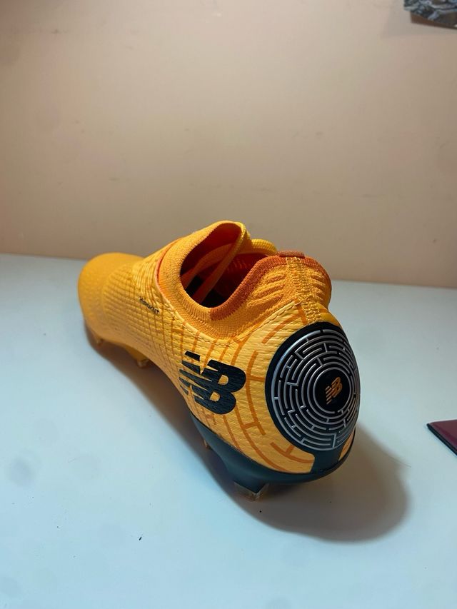 Botas de fútbol New Balance Furon Naranja