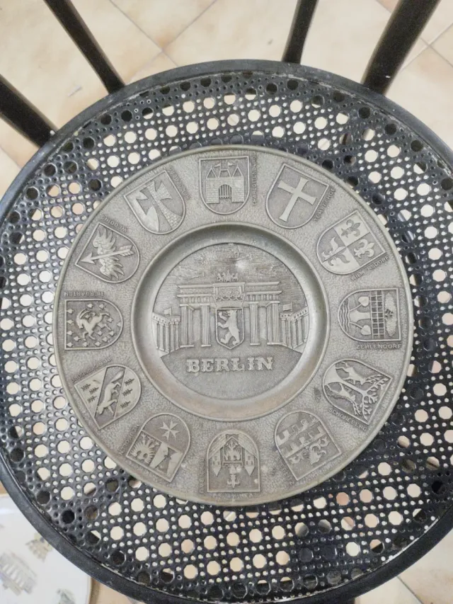 Plato Decorativo Berlín Metal