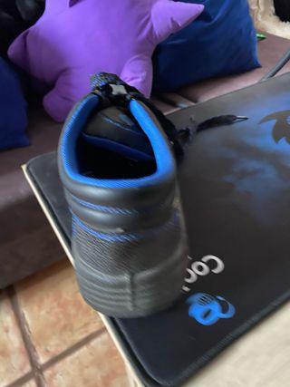 Zapatos de trabajo negros y azules