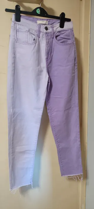 Pantalón vaquero bicolor morado y lila