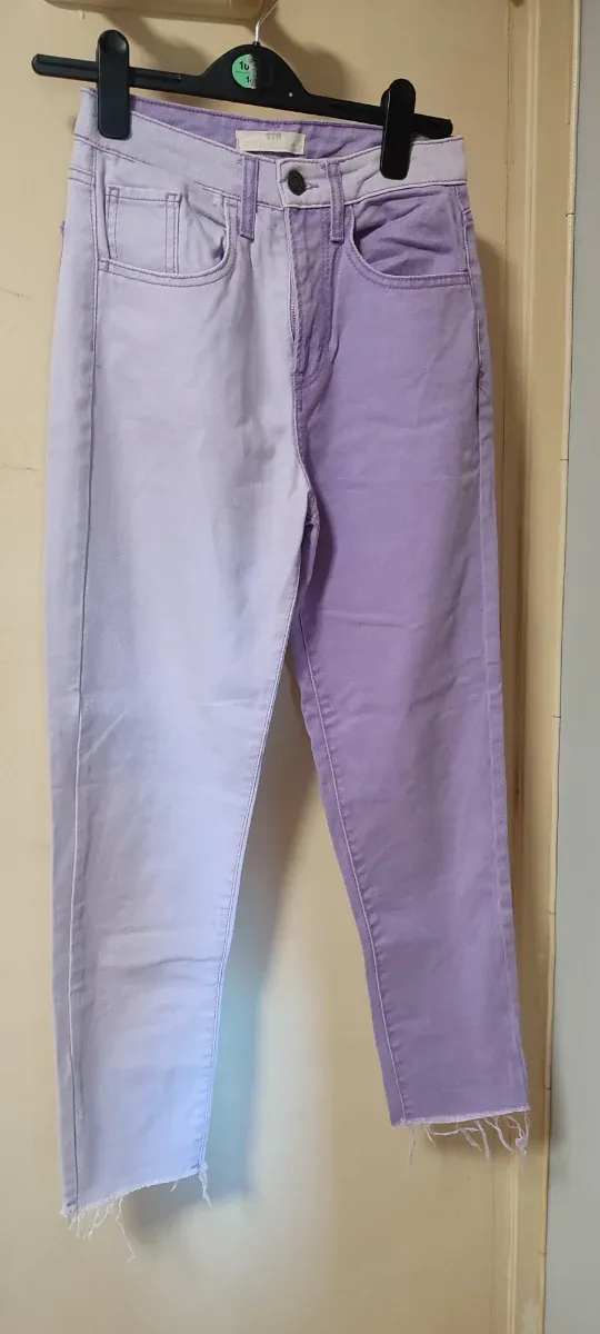 Pantalón vaquero bicolor morado y lila