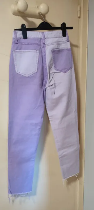 Pantalón vaquero bicolor morado y lila