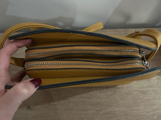 Bolso amarillo doble compartimento