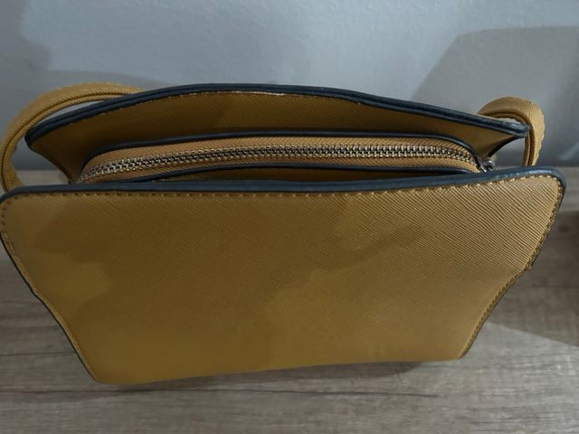 Bolso amarillo doble compartimento