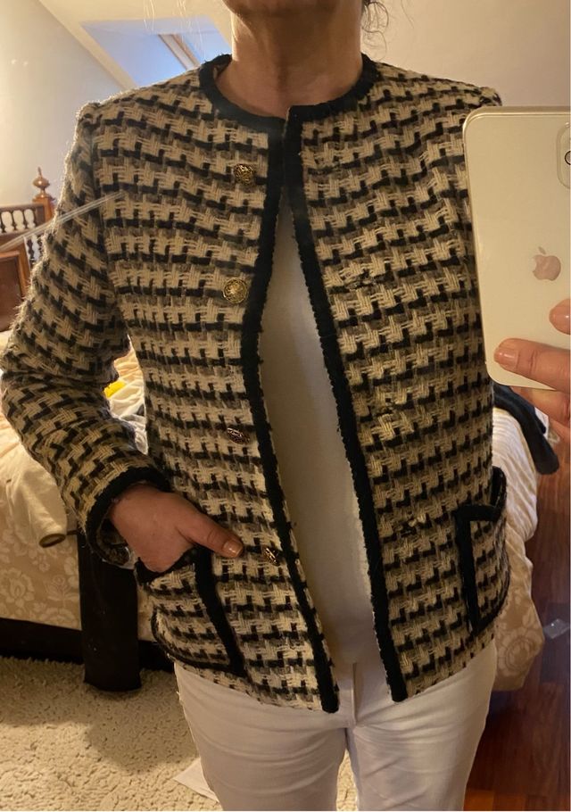 Chaqueta tweed beige y negra