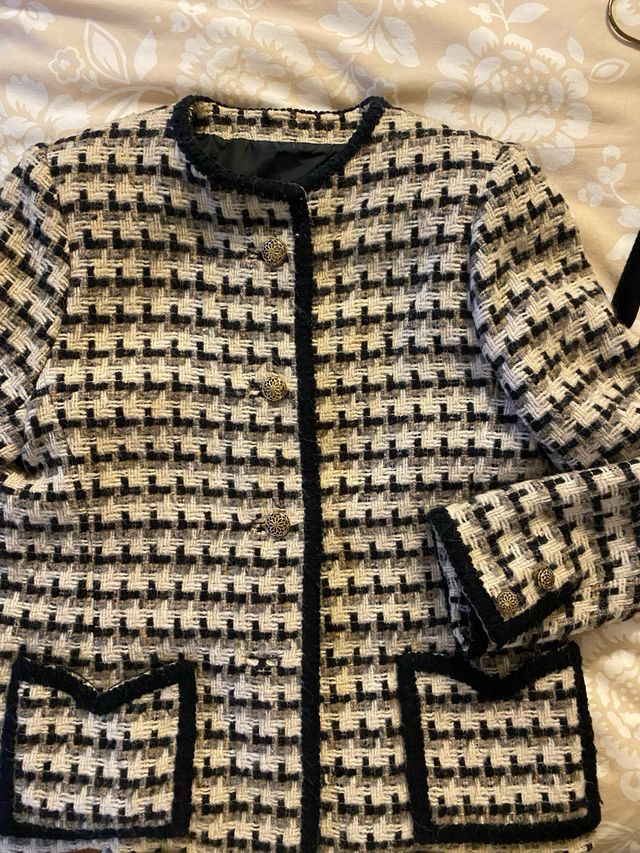 Chaqueta tweed beige y negra
