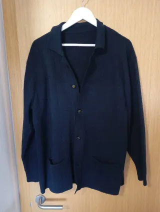 Chaqueta negra de punto