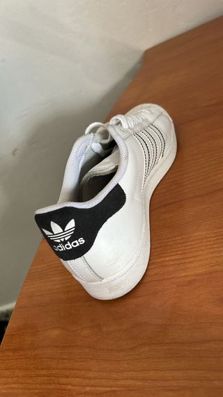 Tenis Adidas Superstar Blancos y Negros