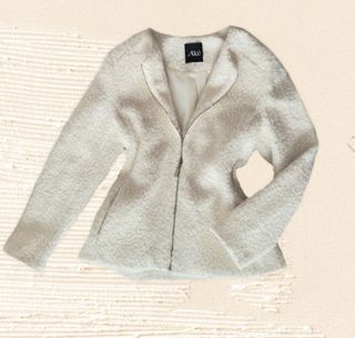 Elegant vintage women’s winter white fitted coat