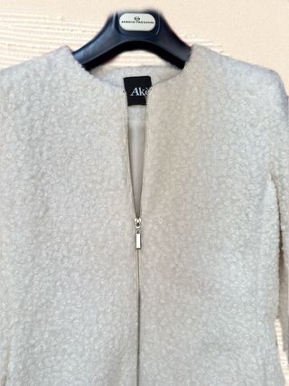 Elegant vintage women’s winter white fitted coat