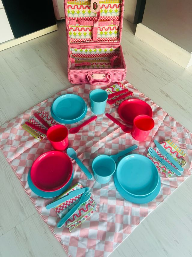 Cesta Picnic Niños. Le falta enganche del cierre