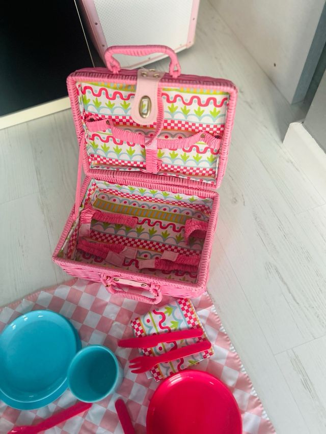 Cesta Picnic Niños. Le falta enganche del cierre