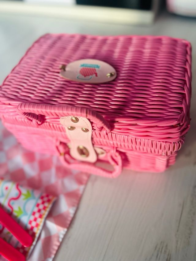 Cesta Picnic Niños. Le falta enganche del cierre