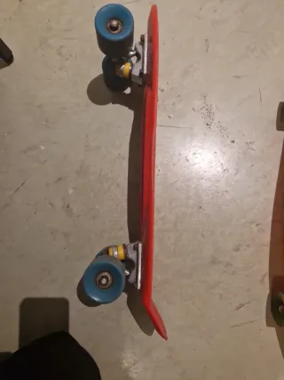 Monopatín niño rojo