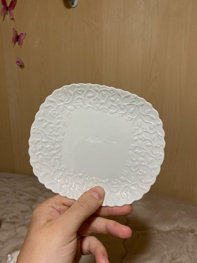 Piattino in porcellana decorato