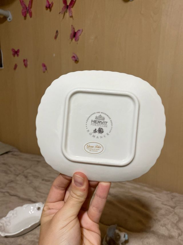 Piattino in porcellana decorato