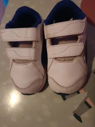 Deportivas Puma Niños Blancas y Azules