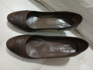 Zapatos de tacón de piel