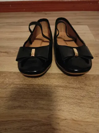 Zapatos charol negros lazo talla 35