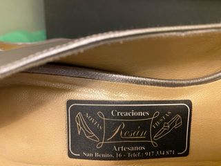 Zapatos de tacón plateados piel talla 39