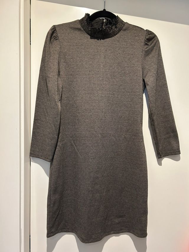 Vestido cuello fruncido manga larga