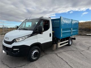 Iveco Daily Basculante con Grúa