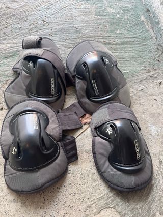 Patines en línea azules y grises