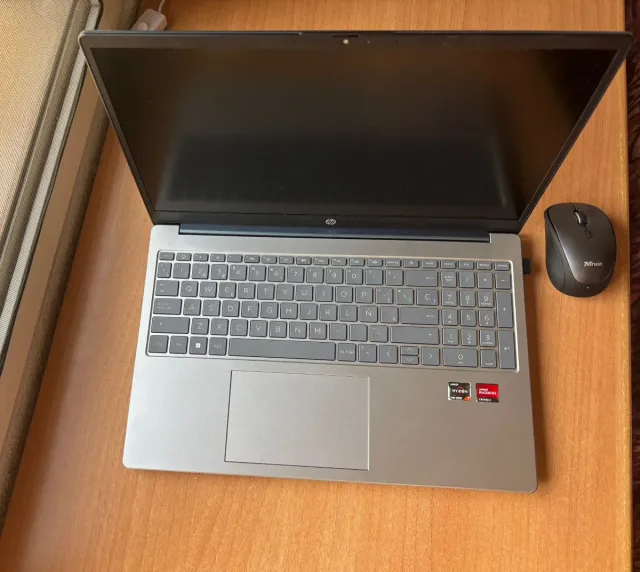 Ordenador portátil HP Plata y Negro