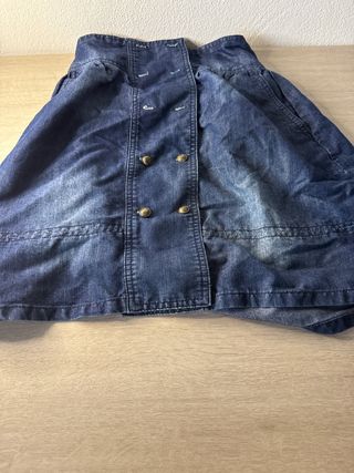 Falda vaquera con botones