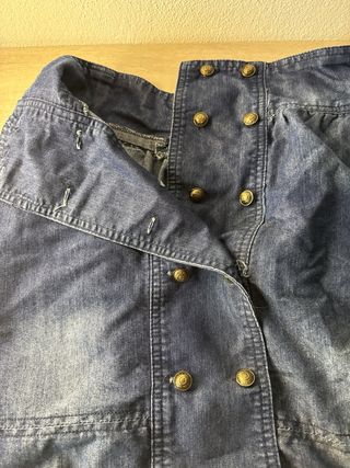 Falda vaquera con botones