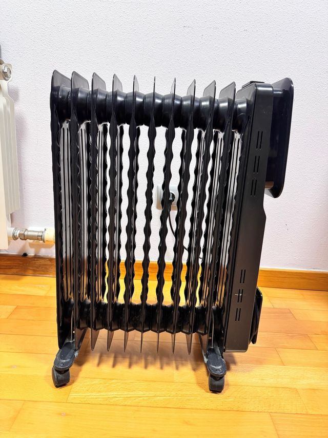 Radiador Aceite Digital Ufesa Negro