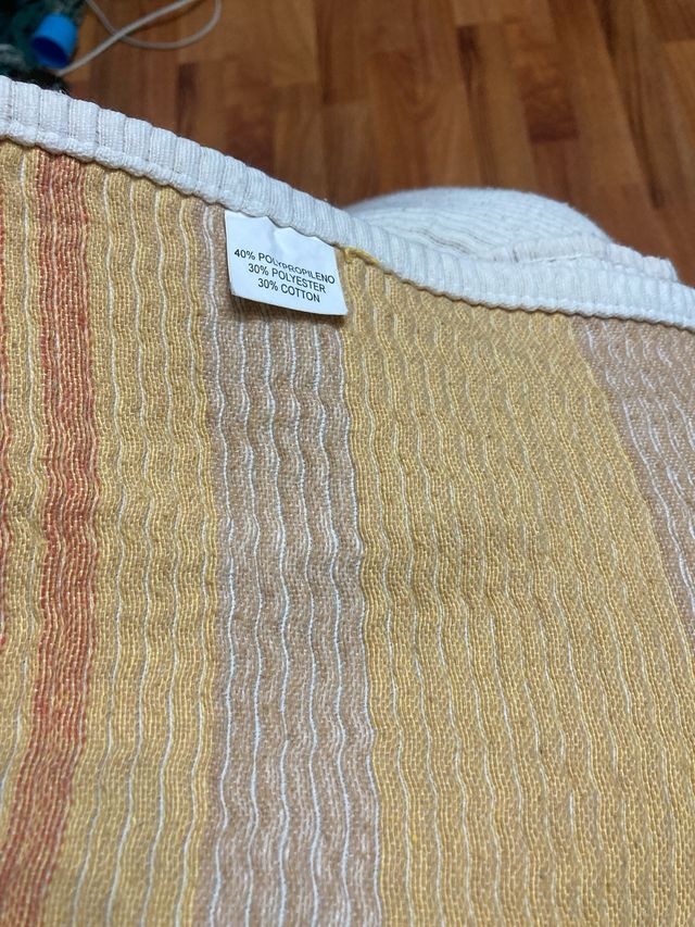 Copripiumino beige e bianco per letto matrimoniale