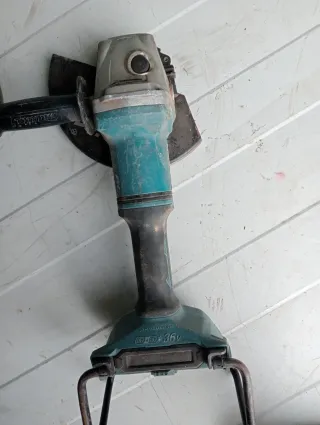 Radial Makita