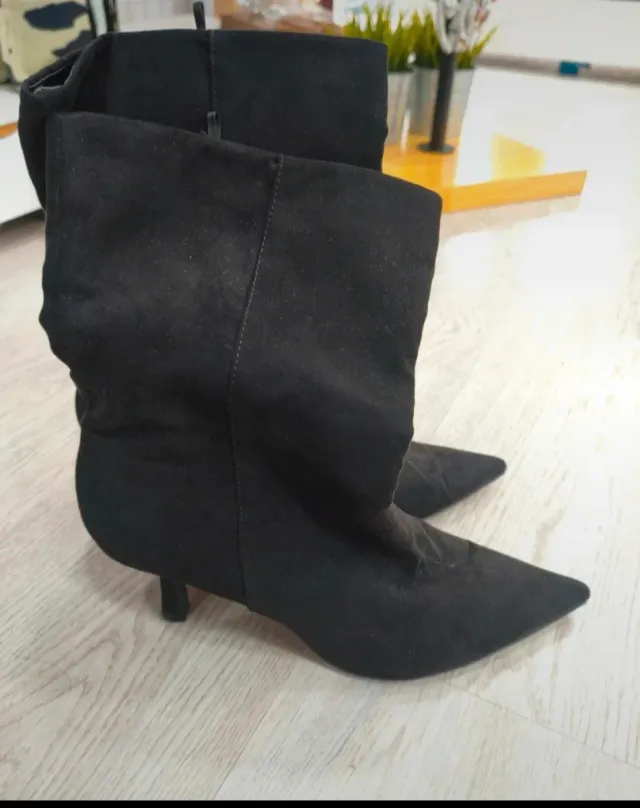 Botines negros tacón fino talla 39