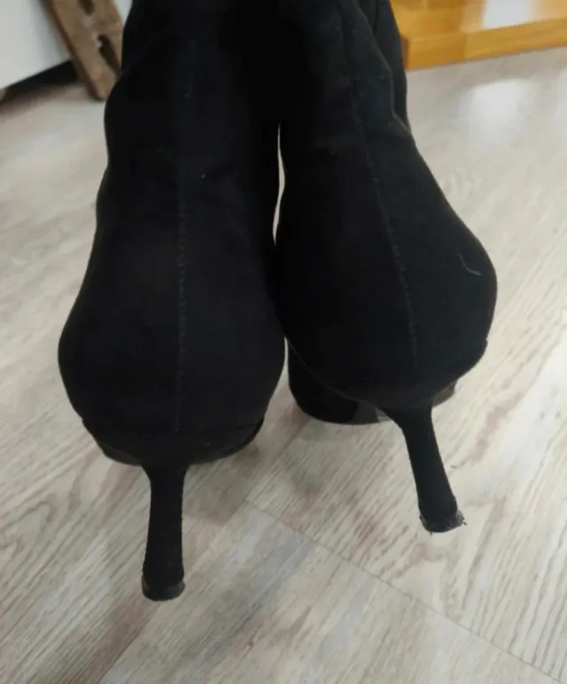 Botines negros tacón fino talla 39