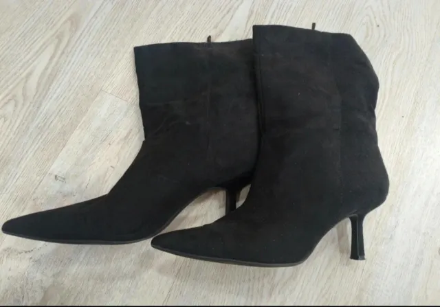 Botines negros tacón fino talla 39