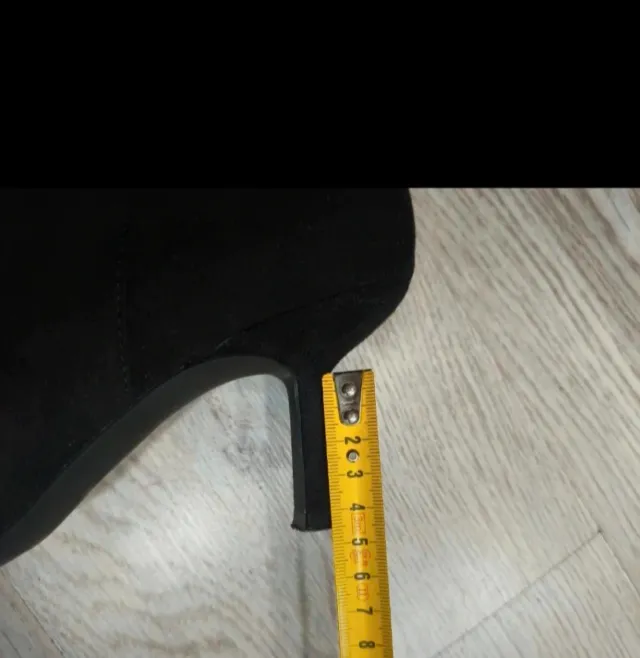 Botines negros tacón fino talla 39