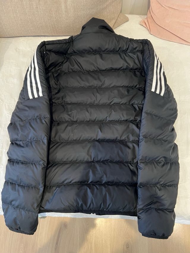 Chaqueta Adidas Negra con Rayas Blancas